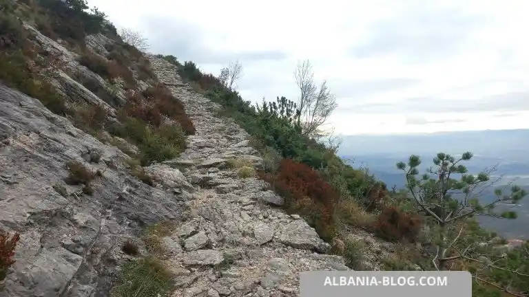 Тропа Sarisalltik над Круей